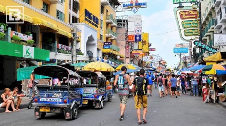 2. The chasing scene ถนนข้าวสาร Khaosan Road  (This place is very famous for SongKran festival in Bangkok ) https://www.tripadvisor.com/Attraction_Review-g293916-d546013-Reviews-Khaosan_Road-Bangkok.html