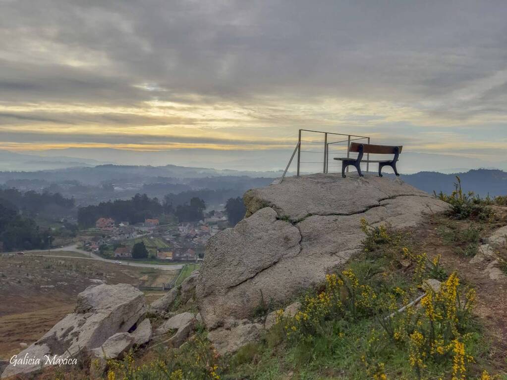 turisriasbaixas's tweet photo. ¿No conoces el mirador Coto das Pías de #Parderrubias?
Aquí te lo presentan los compañeros de @GaliciaMaxica
👉https://t.co/3nc3YLlbdO https://t.co/1Lj4hkvd4j