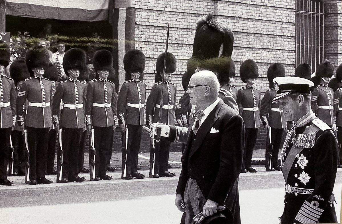 minnaruolanto's tweet photo. Jos olet Hangossa viimeistään 20.4., kannattaa käydä kurkkaamassa Johannes Runebergin valokuvanäyttely Kaupungintalon galleriassa. Bonusta, jos Johannes on itse paikalla, sillä kuviin liittyy monta mielenkiintoista tarinaa. ⭐️⭐️⭐️⭐️⭐️ #minunhankoni #näyttelyvinkki #visithanko https://t.co/f4W4fnuure
