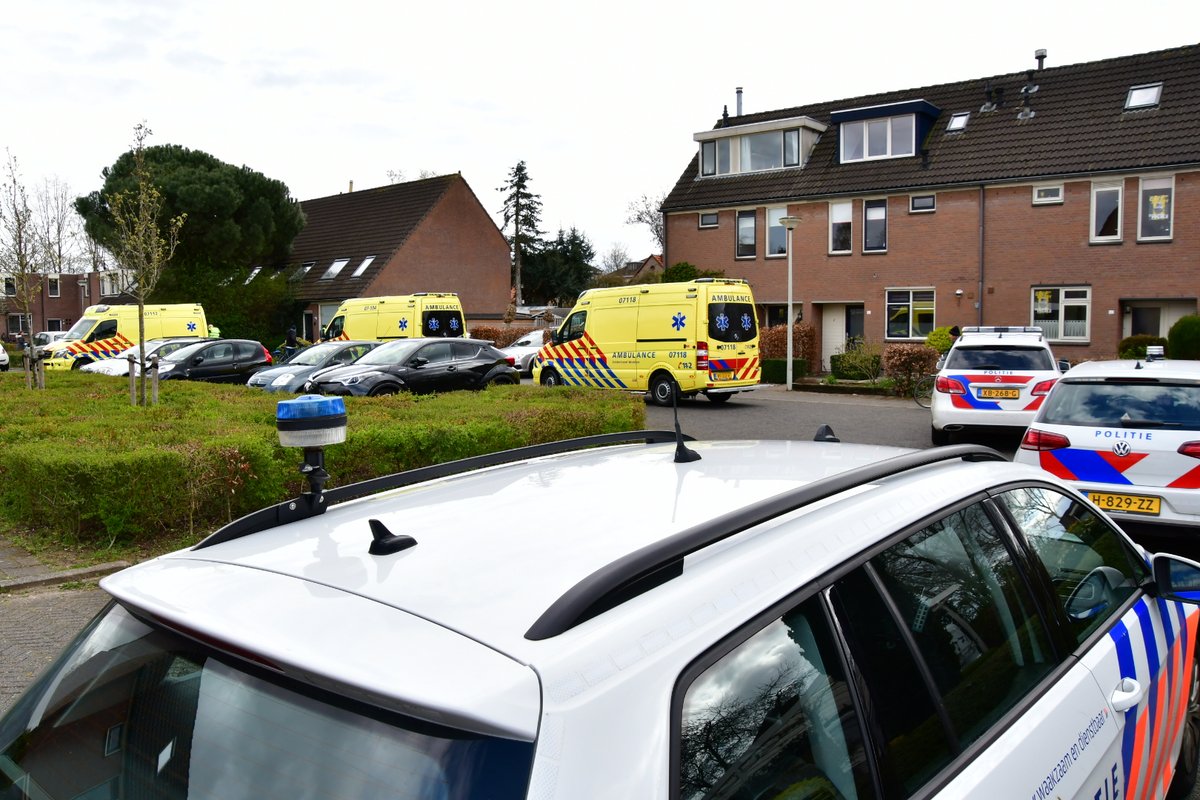 Gewonden bij steekpartij Westervoort, politie roept op om binnen te blijven..