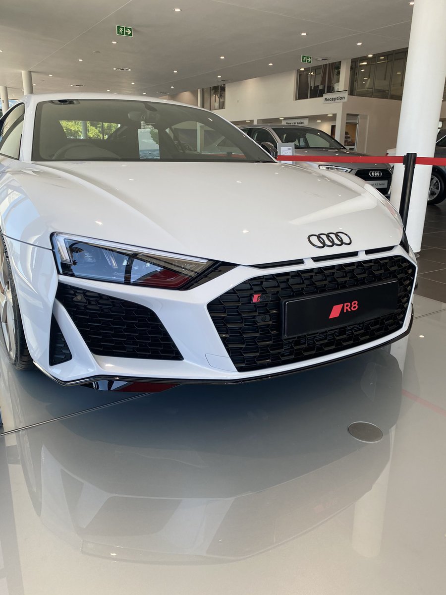 carsofthecape's tweet photo. Weapon! The new @audisouthafrica #R8 #V10plus looks absolutely menacing 😍 
The want for one of these is unreal https://t.co/po8ZXgrwon