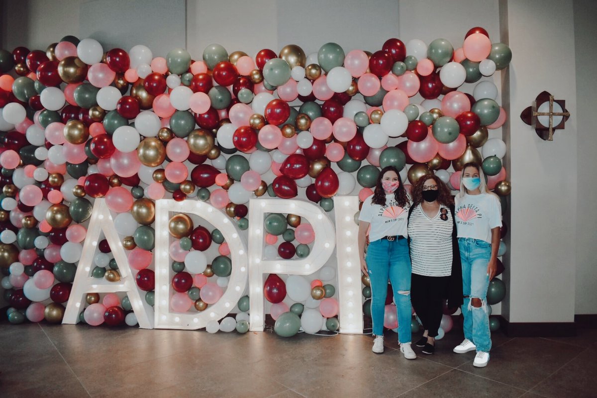 HAPPY MOM’S WEEKEND!!!! 💎🤍💫