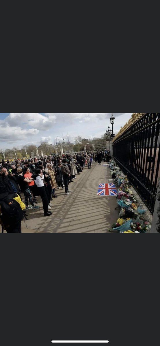 Met police response to Sarah Everard vigil ‘we had no choice but to act as we did to break up unlawful gathering’. Kill the bill protests - covid justifies use of force. Notice below mass crowds -nothing. Policing is now expression of political will it’s why we must #killthebill