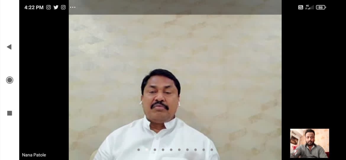 amirshaikh_INC's tweet photo. आज @INCMaharashtra ची बैठक प्रदेश अध्यक्ष @NANA_PATOLE ji यांच्या उपस्थितीत बैठक पार पडली यावेळी आपली भूमिका मांडत असताना वैद्यकीय परीक्षा पुढं घेण्याची भूमिका NSUI ची आहे हे स्पष्ट केले तसेच या साठी काँग्रेस नेत्यांनी या योग्य पाऊल उचलावे अशी विनंती @AmitV_Deshmukh ji यांना केली https://t.co/TRZEB07wPA