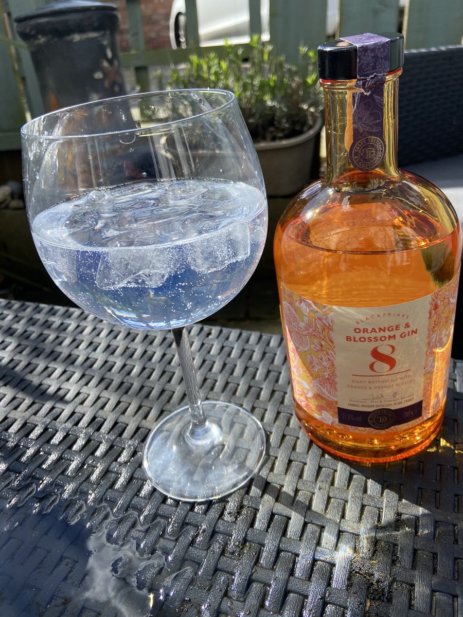 Snatch of the Day! #Blackfriars Orange &amp; Blossom Gin from <a href="/sainsburys/">Sainsbury's</a> TTD range. A flavoured #LondonDryGin from <a href="/GabrielBoudier/">Gabriel Boudier</a> #Dijon 
At only £15/bottle, I’m willing to overlook the 37.5% ABV

With a premium tonic, a beautiful Summer drink. Pity about the snow!
#gin #orangegin