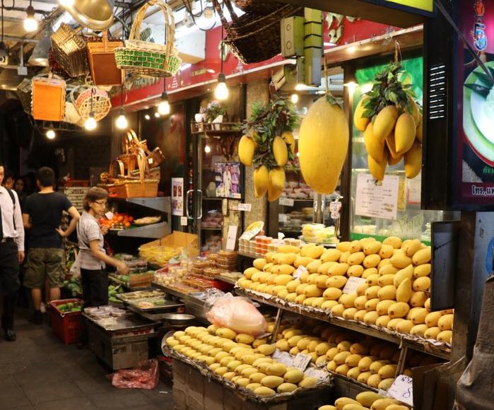 6. Hyun Bin’s favorite Thai food (acc to his Thailand FM) -mango sticky rice Dunno where he ate but this place is Mae Varee at Thonglor, few steps away from Marriott Bangkok (octave bar). Here are some mango sticky rice shop suggestions  https://toptravelfoods.com/article/mango-sticky-rice-in-bangkok---local’s-top-pick
