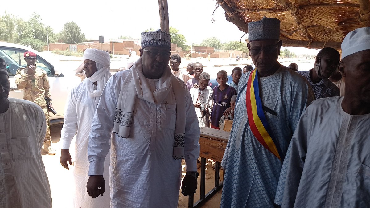 Accueilli par le Maire de Dourbali, j'ai accompli mon devoir civique en votant dans cette localité ce matin!