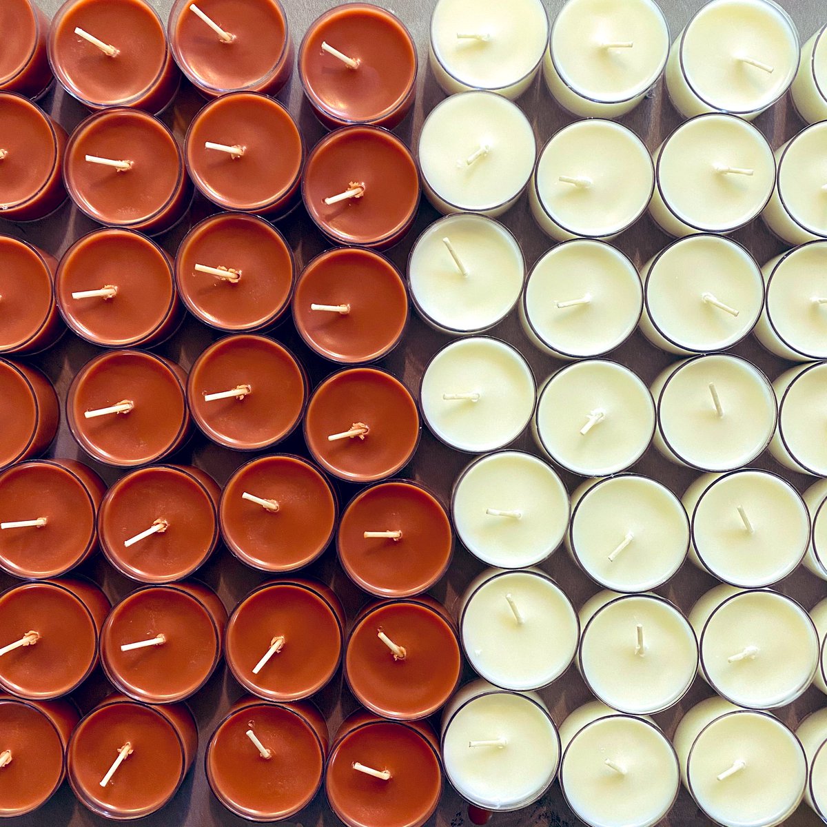 Loving these colors 😍 #pumpkinspicecake #honeycrisptuberose