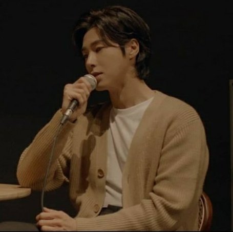 A thread of Mr Jung gorgeus side profile   #YUNHO  #TVXQ  #Tohoshinki  #We_will_wait_Yunho even SC from his singing challenge look so flawless 