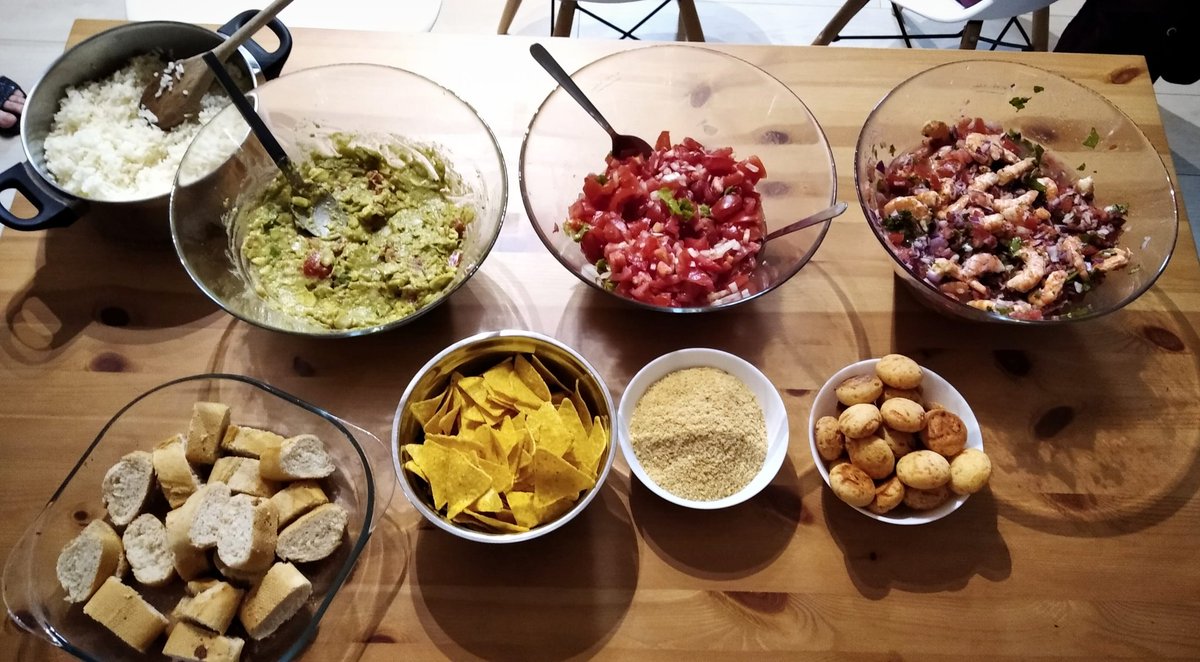 Deuxième journée thématique sur la culture Latino 🇧🇷🇬🇹🦜🦐 est ✅
Merci à toutes et à tous pour votre présence et votre participation active💃!Nous continuerons à vous surprendre 🥰
✍️Il suffit juste nous contacter pour savoir plus sur nos prochaines activités😊