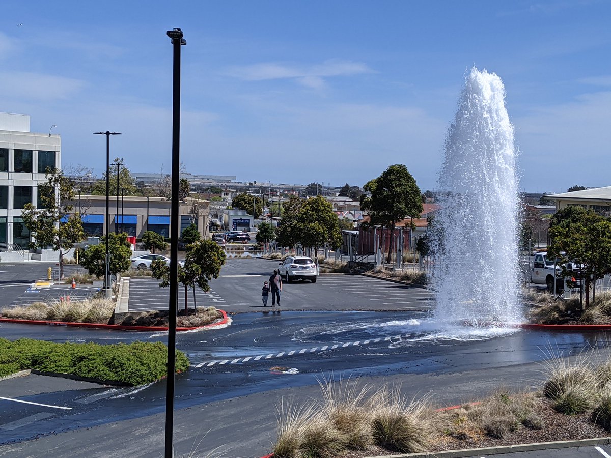diyslf's tweet photo. Hydrant knocked off at YouTube offices. https://t.co/JSmwhlHvPf