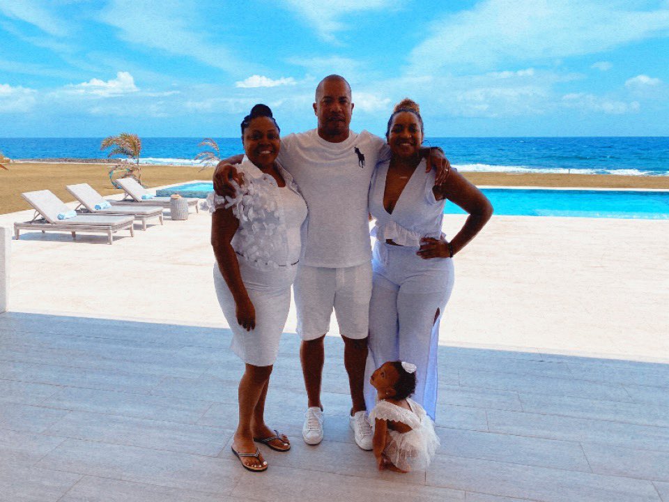 LCole_AHS's tweet photo. ColeWorld...that’s all!! #blessed #SpringBreak #Family #MyHeartbeats https://t.co/PAuuHsA7Mv