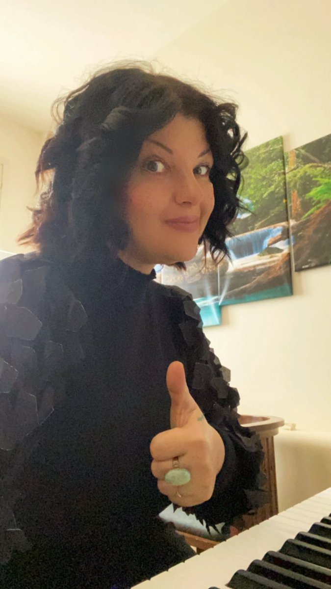 SamDelacroix's tweet photo. Anche se questo รจ un periodo difficile per chi fa musica, non mollare mai!!! ๐ถ๐ถ๐ถ๐๐๐
#samdelacroix #maimollare #musica #periododifficile https://t.co/1ZphTcZseL