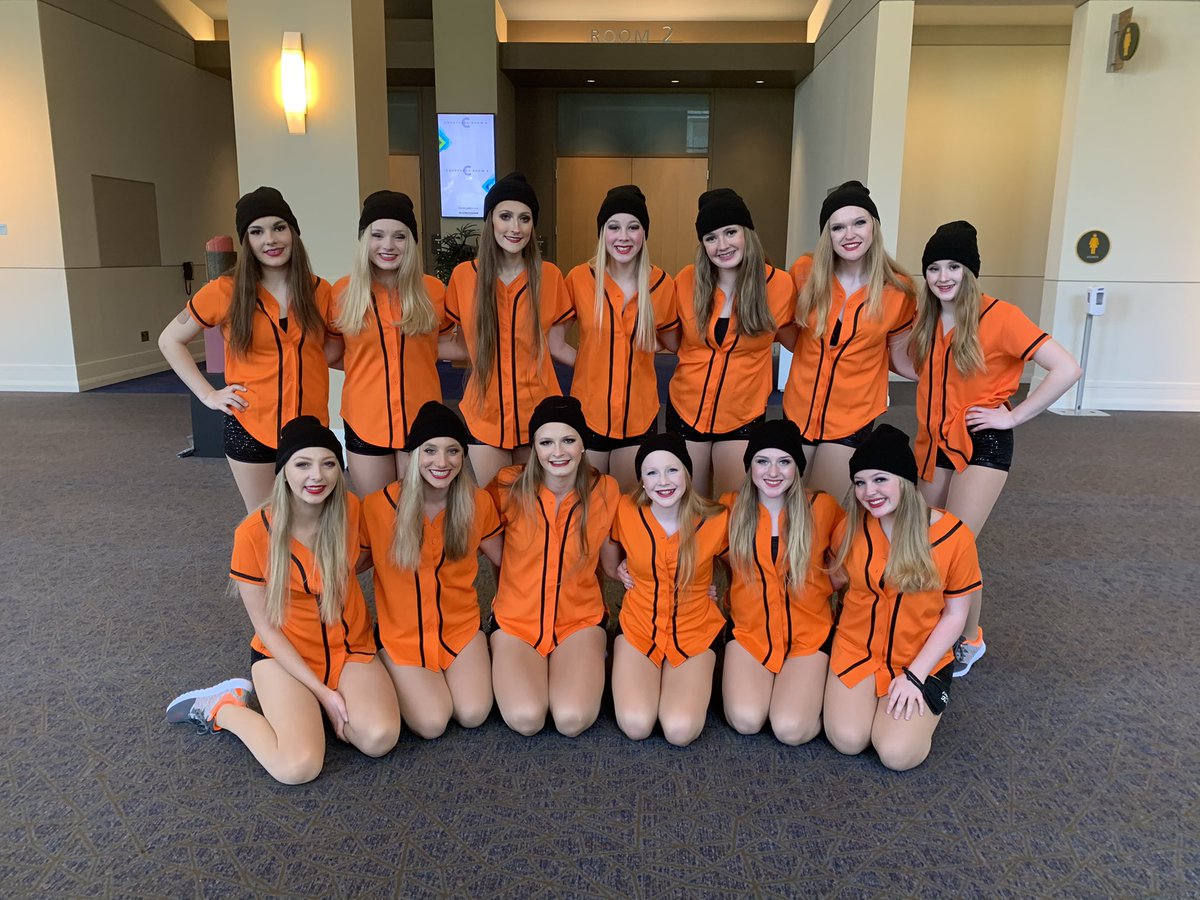 dancefactory208's tweet photo. “Dream Work, Team Work! In a Position to Win! 🧡 https://t.co/vdciMby1KS