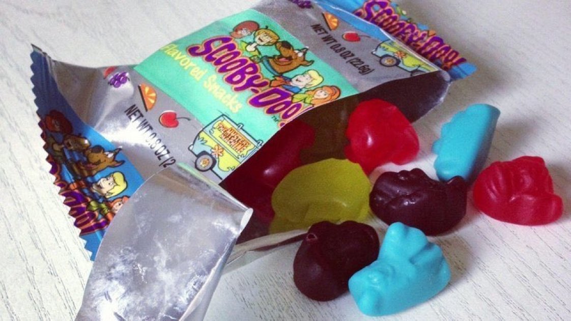 ScoobyandCam's tweet photo. Retweet if you think these are the best fruit snacks of all time!

#ScoobyDooFruitSnacks https://t.co/4608RyujSy