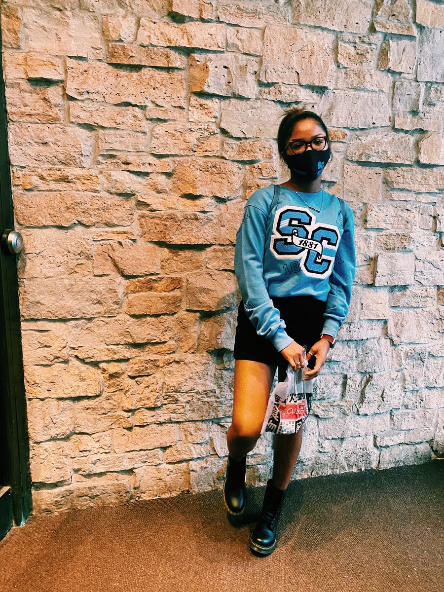 niadillardd's tweet image. top 2 and we’re not 2!!! #SpelmanFoundersDay 🦋