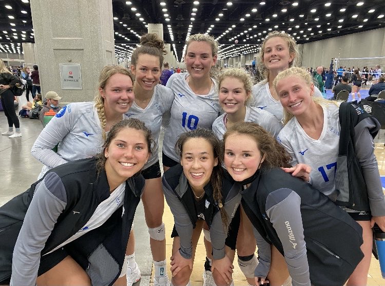 ElevationVBC's tweet photo. Great to see 9 healthy players back on 18 Goller!  The girls finished 2nd at Bluegrass after a tough 3 set battle with Sports Performance out of Chicago. Wins over Mintonette, Union, and Circle City are signs that we are ready for a run at Nationals in 2 weeks!  #ElevationNation https://t.co/U5Objuom9T