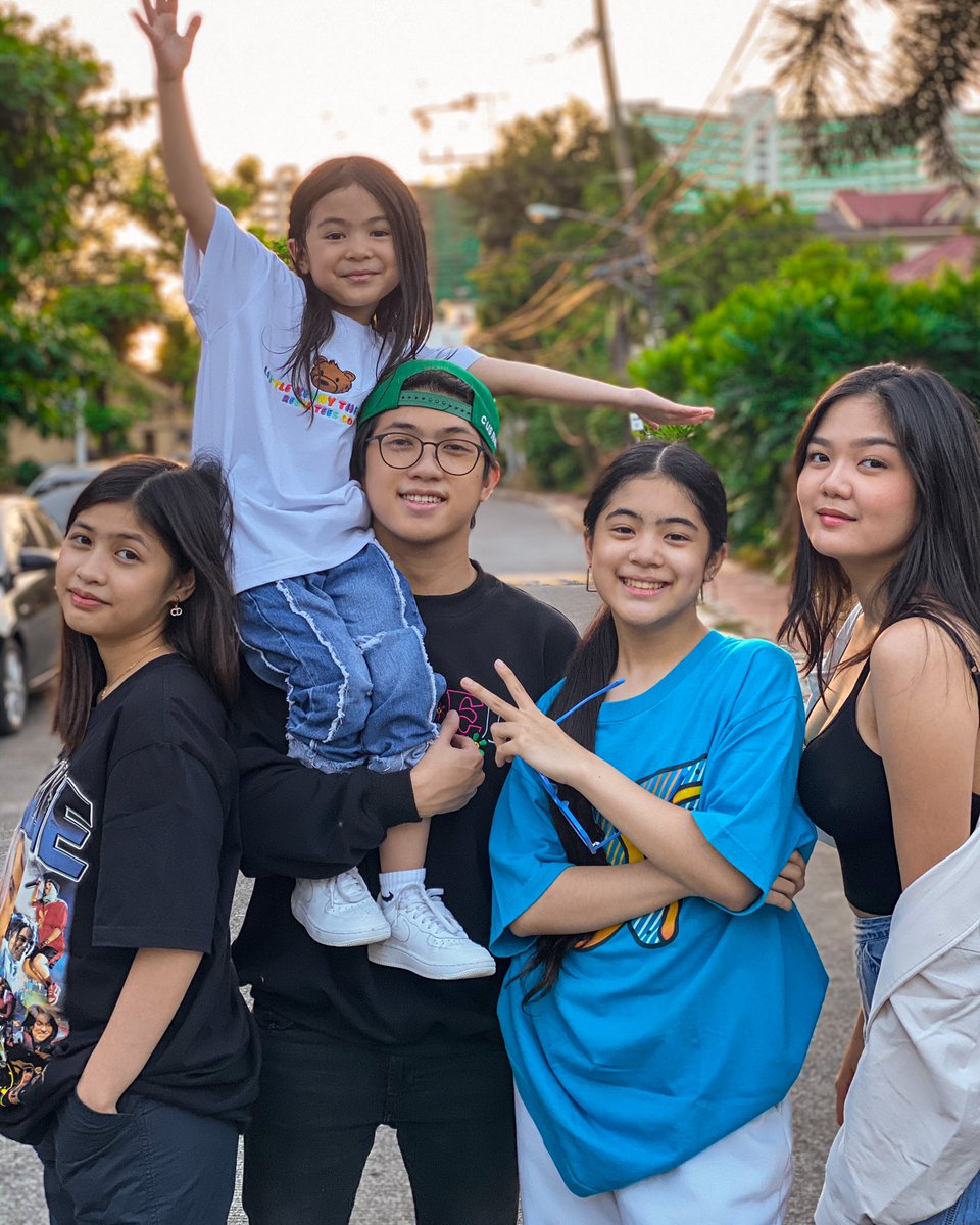 ranzkyle's tweet photo. Like branches on a tree🌳 we may grow in different directions, yet our roots remain as one #NationalSiblingsDay https://t.co/EfPboiWX9H