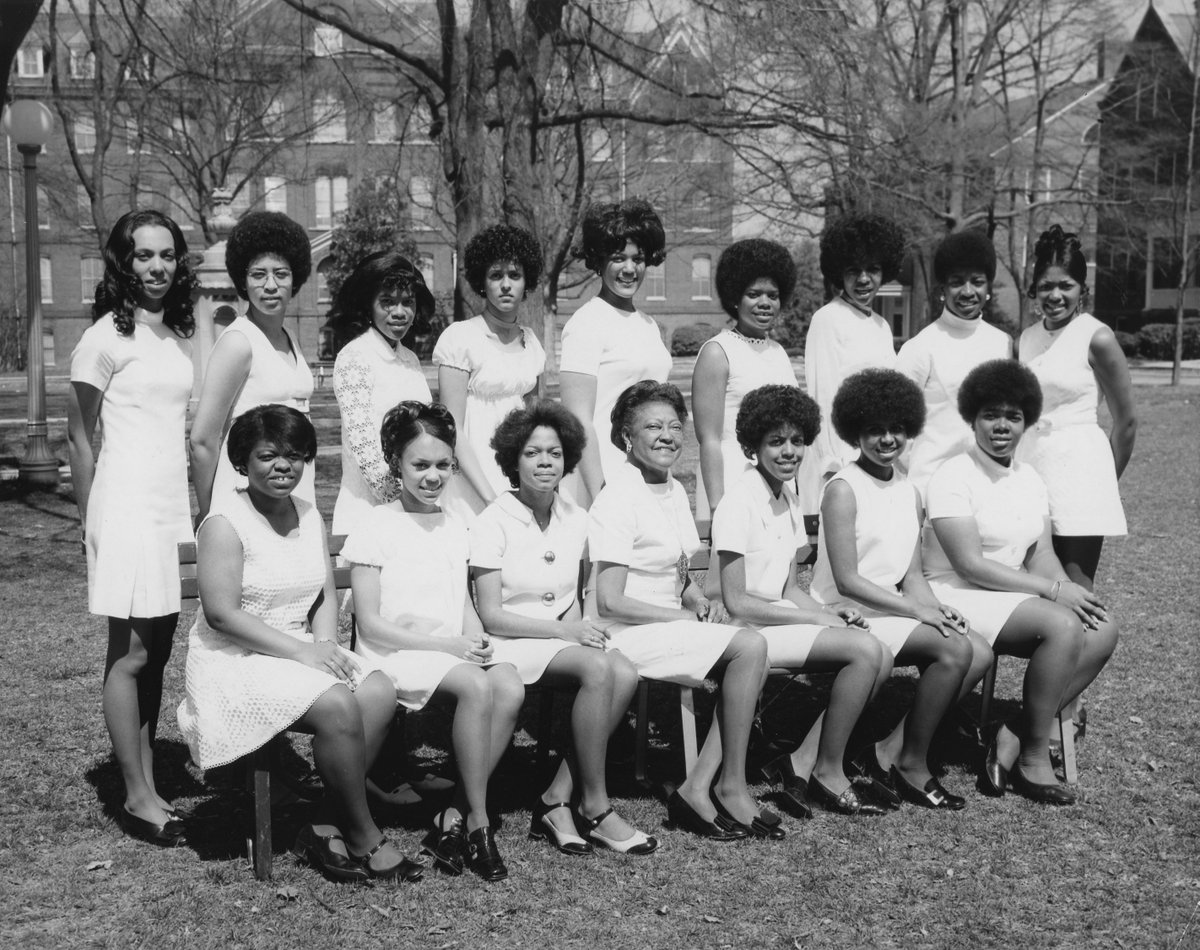 SpelmanCollege's tweet image. Happy #SpelmanFoundersDay! We&apos;re celebrating a legacy of 140 years of academic excellence! Alumnae, it’s not too late to compete in our Decades Challenge. Visit linktr.ee/SpelmanStrong to see who’s in the lead &amp;amp; donate to #SpelmanStrong by midnight EST, to help your decade win.