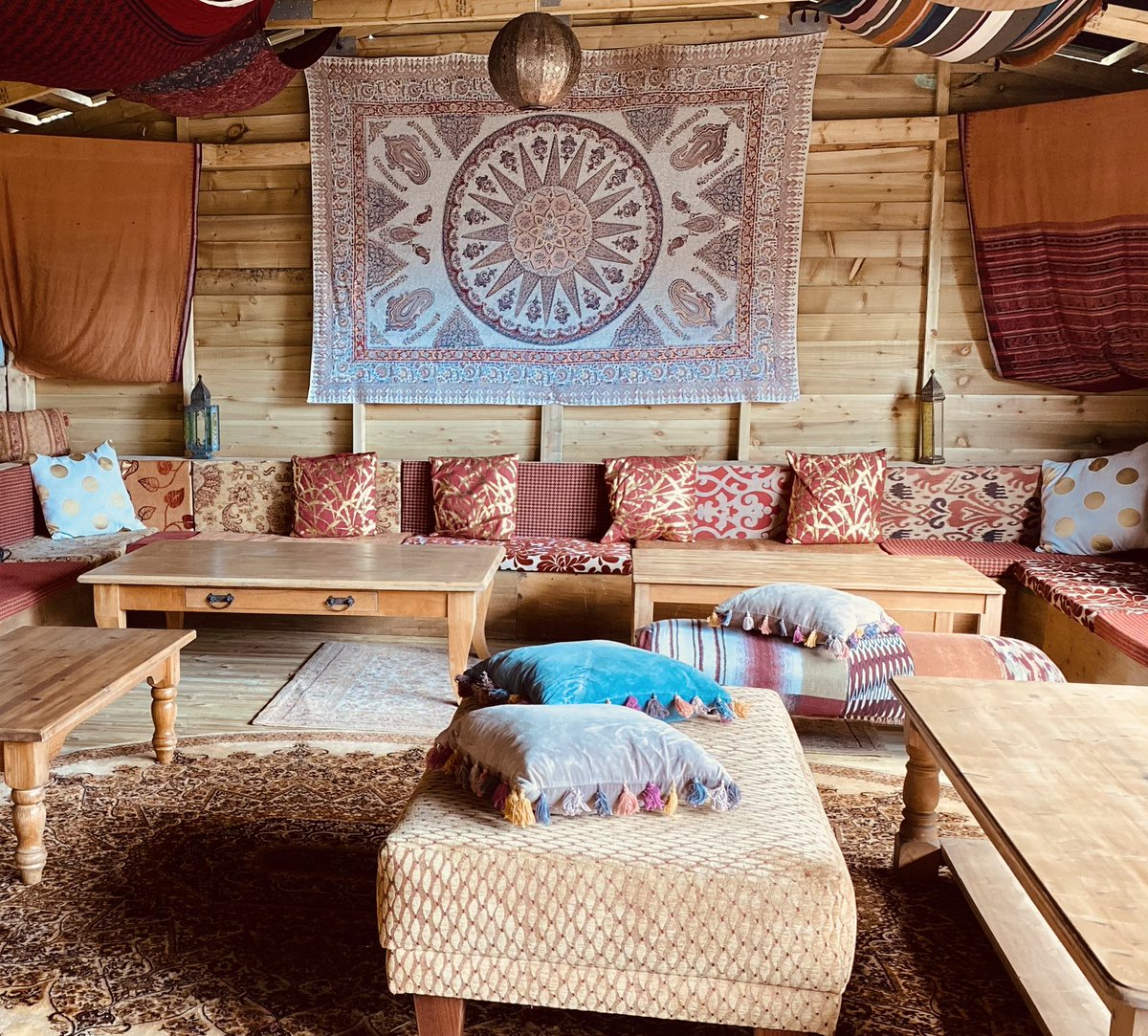 Our newly refurbished outside seating is ready for our lovely customers to return . All tables are now fully booked for tomorrow. We can’t wait to see you all :) #lebanesefood #thecinnamonstick #outsidedining #localbusiness #Oxfordshire #thecotswolds #awardwinningfood #food