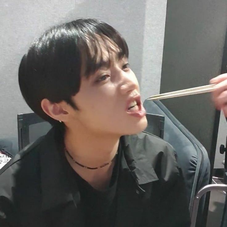 sunwoo& #39;s adorable photosets — a soft thread