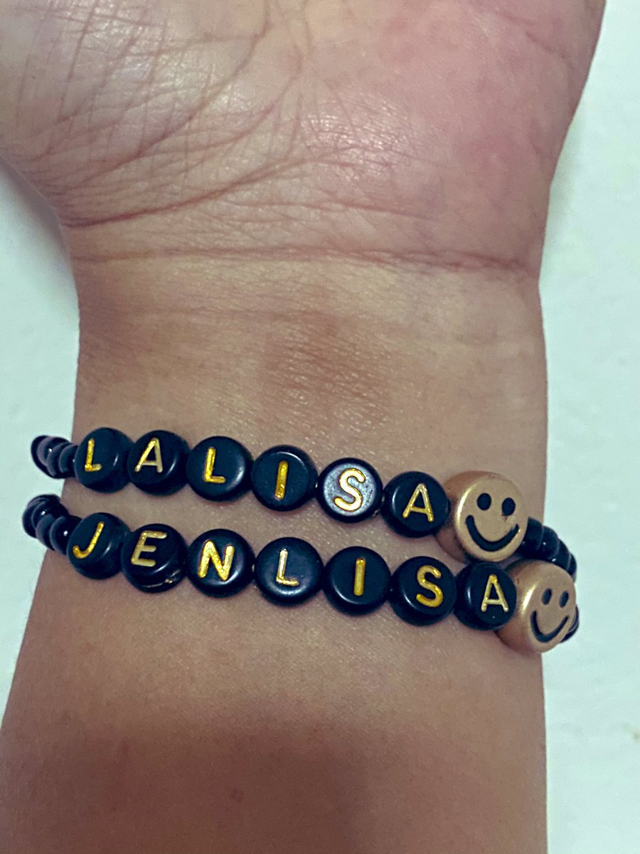 iamkoyjung's tweet photo. ได้รับสร้อยข้อมือ JENLISA &amp; LALISA จากคุณนัทแล้วนะคะน่ารักมากก ใส่ได้พอดีเลยค่ะ ขอบคุณคุณนัทด้วยนะคะจะใส่ติดข้อมือเลย ❤️😚  #nutziireview @Nutziii1 https://t.co/9pNpXMRRoT