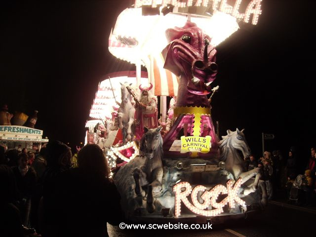 2006 Shepton Mallet Carnival images on line scwebsite.co.uk/images/2006/13…