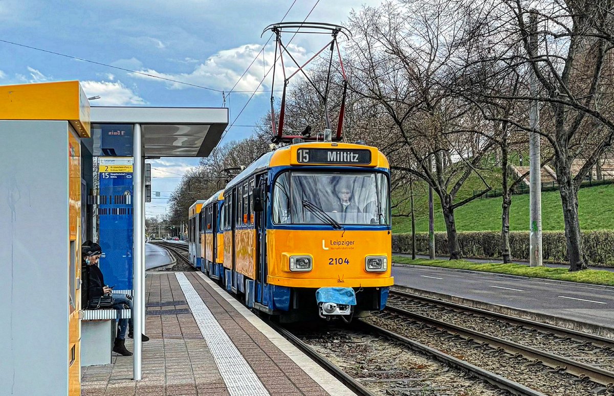 MultimodalT's tweet photo. Mit der @LVB_direkt Straßenbahnlinie 15 zum Leipziger Hauptbahnhof | #öpnv #publictransport #straßenbahn #leipzig #applemapstransit https://t.co/eOVDw1VNSw