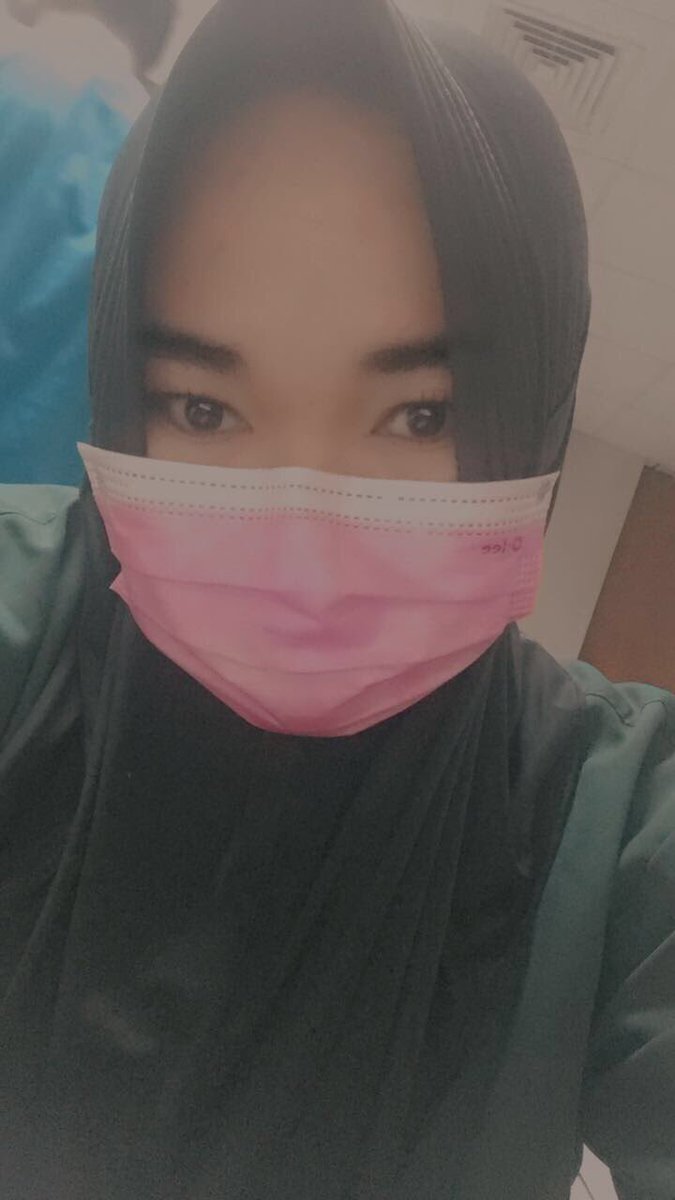 Nruulll's tweet photo. teruntuk kamu ...
yang saat ini sedang berada di pelukan yang lain....
aku cuma mau kasih tau..
aku ini perawat..
aku bisa merawat orang sakit,
tapi kenapa ?
aku gak pernah bisa merawat hati ku sendiri 😌😌
#onduty
#shiftmalam https://t.co/ytwrH4j0QL