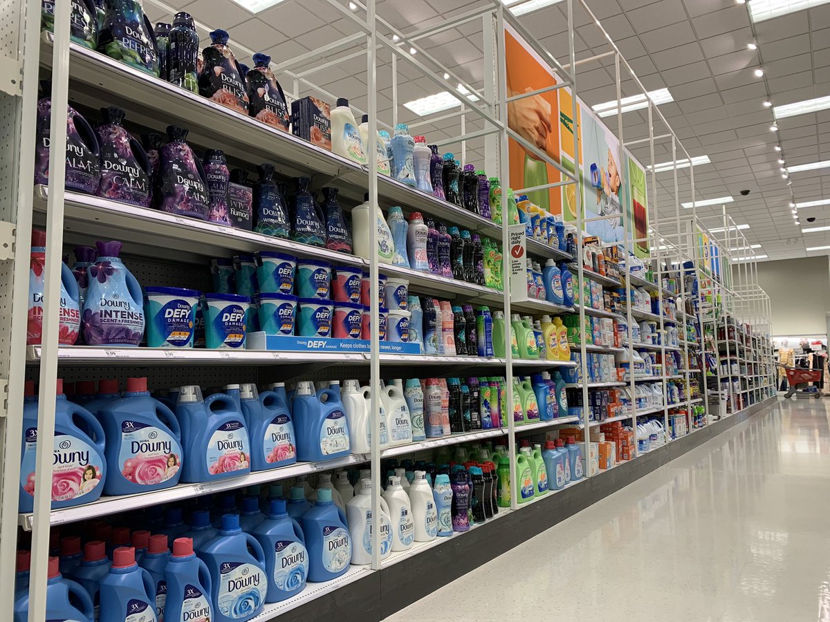 kurtdgriebel's tweet image. I wish my Twitter game technical skills were better because I have a lot more pics where these came from this morning! Store looks smashingly elegant today♥️🎯😀 @PaigeWatson_TGT @RobSpringer @Samantha_TGT @KD_Kline @Le_Hulett @Alicia_Michel21 @natelane39 @TargetTess