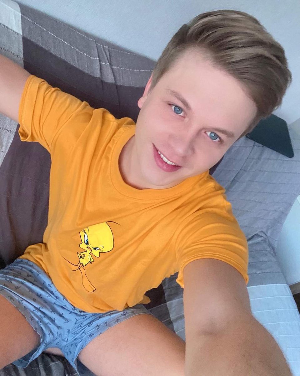 Veryb97's tweet photo. #Topslim, #LGBT #Man #ManlyBottom #Gay #Asiangay, #Veryb97 #b97 https://t.co/Zn52N4dcWP