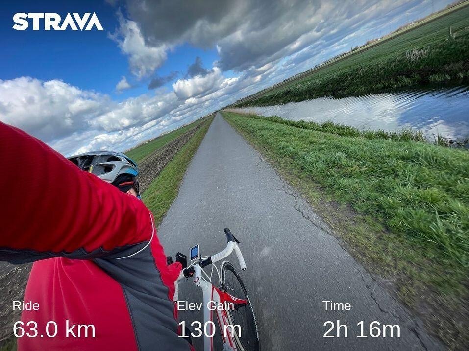NickVerbaeys's tweet photo. When the weather forecast predicted rain, but the sun decided to shine 🌤🌤

#sundayfunday #cycling #cyclingphotos #trekbikes #domane #Teampolar #polarV650 #stravacycling #bikelife #ciclismo #roadcycling #instacycling #cyclingshots #strava #outsideisfr… https://t.co/ji7nLo3N5O https://t.co/SLpWpVDXhq