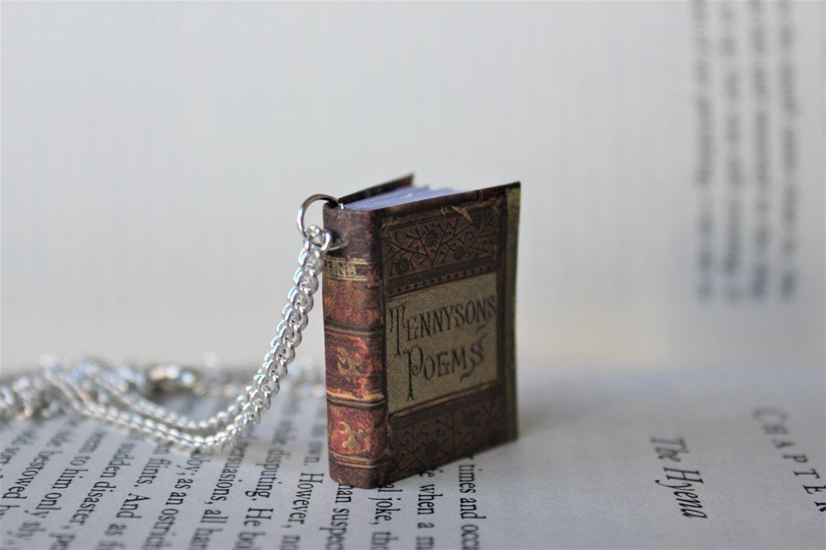 AtlasMothBooks tweet picture