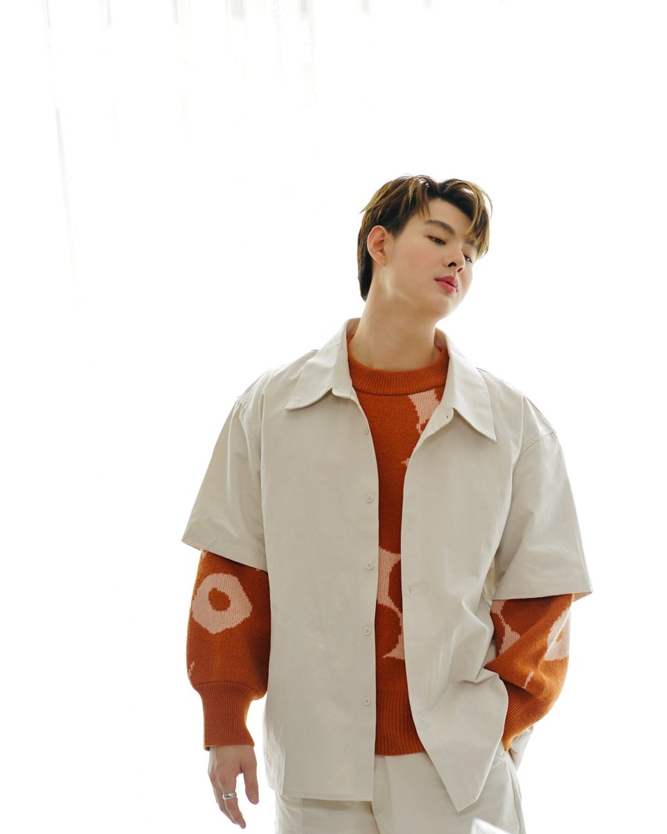 Saint_sup's tweet photo. พร้อมจะหยุดเสมอกับใครก็ได้ ถ้าเจอไฟแดง #marimekkothailand
#TANACHIRA #LEELA
#Saint_sup #MingEr https://t.co/89m4LJWd6x