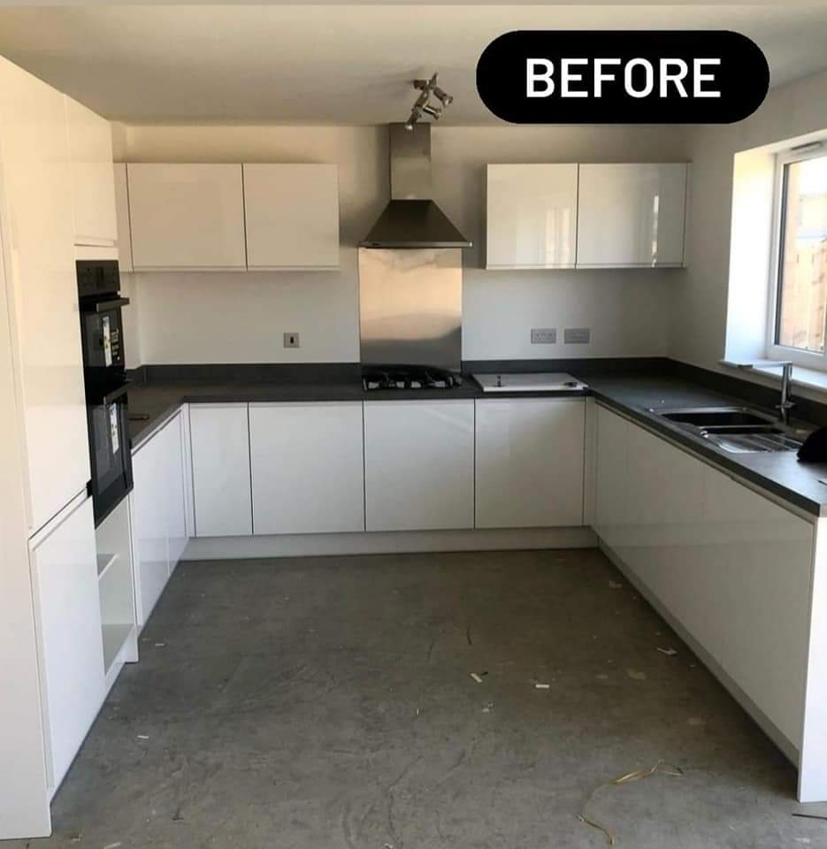 HawdonSurfaces's tweet image. BEFORE &amp;amp; AFTER

Dark Laminate worktops changed to Cotton  seamless sink, full height splashback and again going seamlessly up and into the window sill.
What a difference!😍
@UKStaron

#HawdonWorkSurfaces  #WorktopTransformation #SolidSurface #Seamless #Luxury