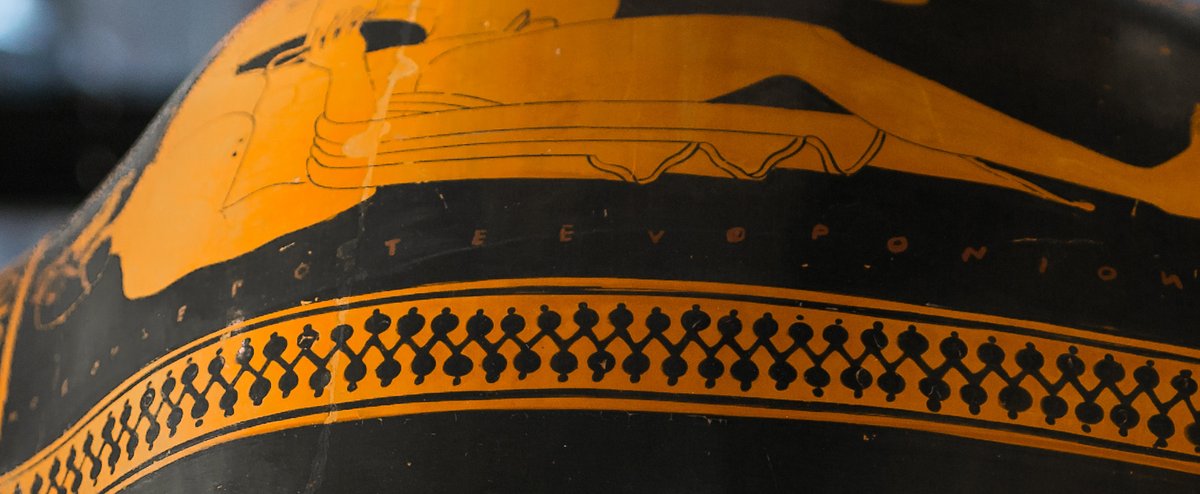 DerekBCounts's tweet photo. Teaching Attic #RedFigure vase painting this week in #GreekArtandArchaeology. Wanted detail of Euthymides's inscription invoking Euphronios. After 1 hr+ down the rabbit hole - my gift to y'all!
Greek: ΟΣΟΥΔΕΠΟΤΕΕΥΦΡΟΝΙΟΝ (hos oudepote Euphronios): trans. "as never Euphronios" https://t.co/chKpnJV1C9