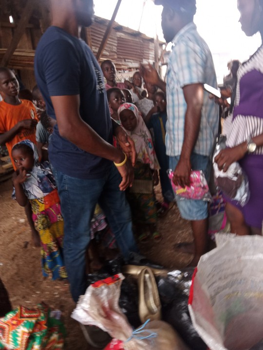 GiveBackTweet's tweet photo. With the able support of the Concerned Parents and Educators Network, we scaled our intervention from the provision of edibles to providing clothing for the destitute. https://t.co/tND0KTkyeX