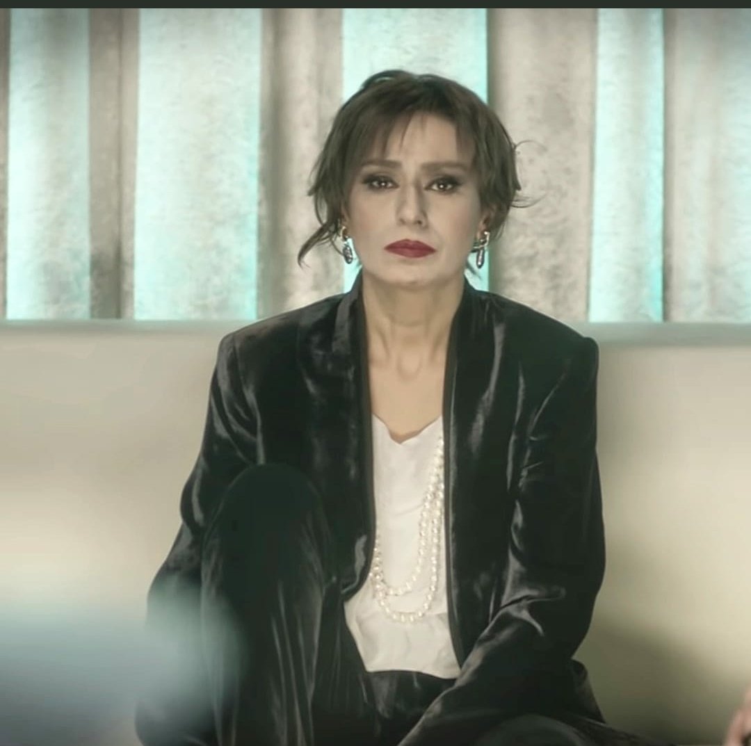 Türkiye'de kaç şarkıcı var Yıldız Tilbe kadar güzel şarkıları olan Yapımcılar artık görmeli ve Yıldız'ı izlemeliyiz.. artık zamanı geldi geçiyor #ekranlarYildiztilbeyehasret