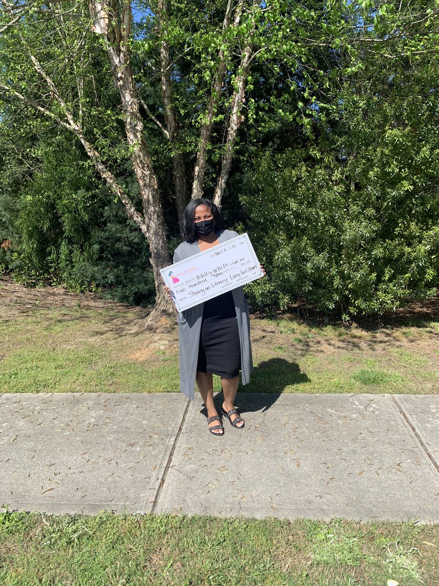 EveryGirlShine's tweet image. Sunday is a fun day to give back! Wrapped up our Shining on Literacy Community Service Project with Ashley White, First Grade Teacher at Compton Elementary School. Donated 20+ videos reading our favorite books along with $500 to assist with classroom supplies. 
#lovingothers