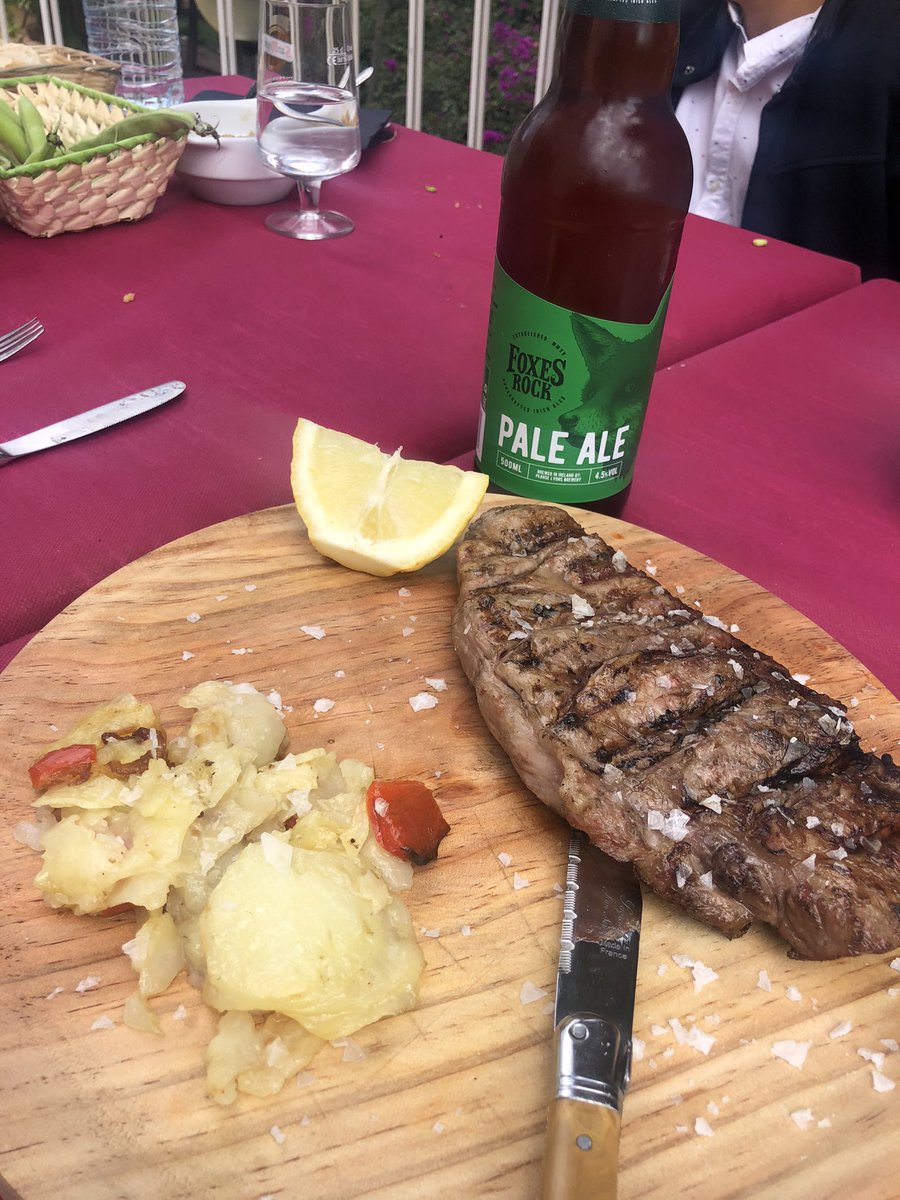 palazonpedro's tweet photo. Disfrutando de un perfecto maridaje con #cerveza #artesana  @TheFoxesRock en @jardinesdeojos 

Enjoying a perfect pairing with #CraftBeer 
#PaleAle from @TheFoxesRock and @LexBrewingCo in @jardinesdeojos #Murcia #Spain https://t.co/CHqSH0B4T4