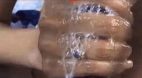 ThroatSnatchas's tweet photo. If your hand isn’t like this then your aren’t doing it right 😌 https://t.co/yNaEwmWHZ4