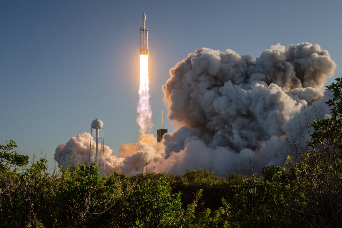 johnkrausphotos's tweet image. Two years ago, today: Falcon Heavy launches Arabsat-6A. Stunning launch.

Save 20% on prints, today only, with code ‘arabsat6a2yr’: johnkrausphotos.com/Galleries/Laun…