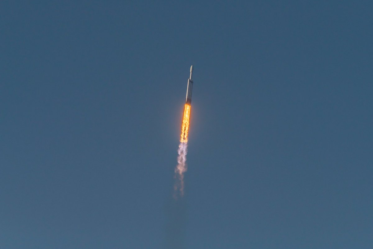 johnkrausphotos's tweet image. Two years ago, today: Falcon Heavy launches Arabsat-6A. Stunning launch.

Save 20% on prints, today only, with code ‘arabsat6a2yr’: johnkrausphotos.com/Galleries/Laun…