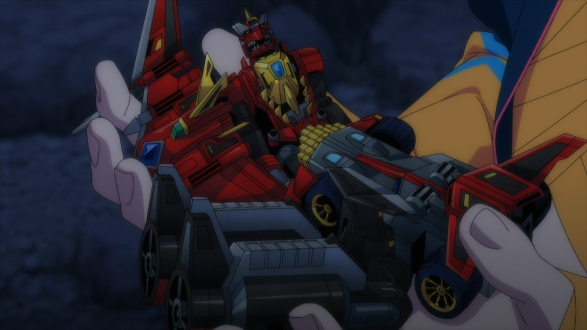 If you've been watching Dynazenon then you know that Dynazenon/Dyna Rex is actually the fusion of 4 different vehicles instead of two.Considering how strong the ties between Gridman and the SSSS series are, this is very odd.