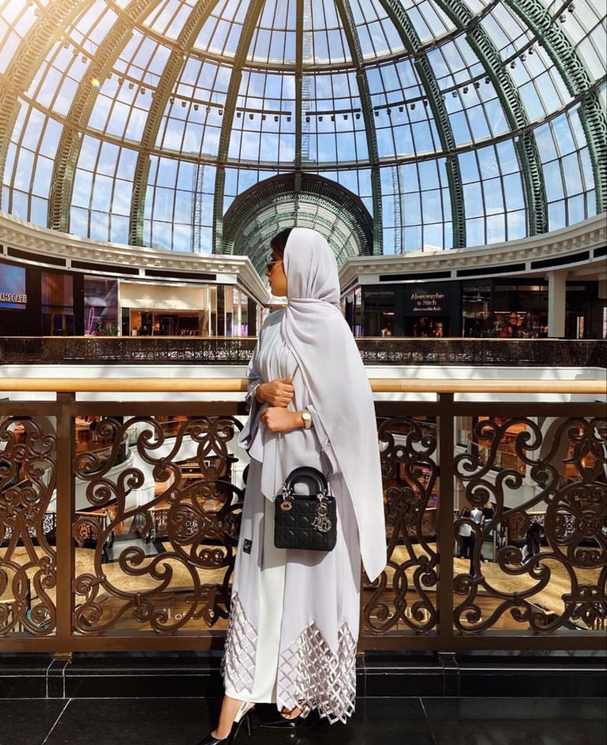 sxna_xo's tweet photo. Abayas make you feel like royalty 😍😍 https://t.co/Qo2VFObSFr