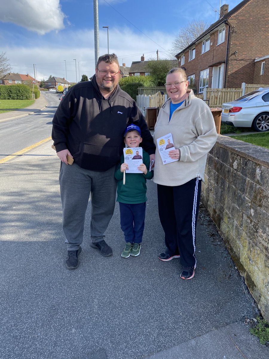 Wayne_Dixon's tweet photo. Two families and one mission. #VoteSDP #WinWithWayne @sdphq https://t.co/HJdm0ZXUH6