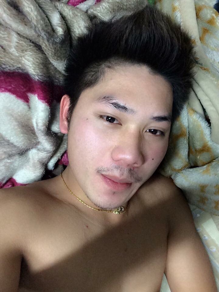 kaparkza's tweet photo. ความรักเป็นสิ่งไม่เที่ยง
แต่ถ้าอยากขึ้นเตียง
 ถึงเทียงแน่นอน 😅😅😅 https://t.co/W03NduH8nI