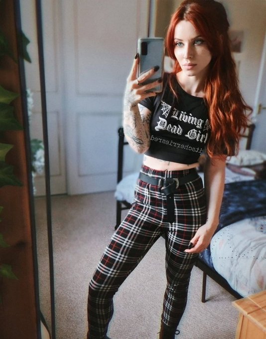 Mirror, mirror on the wall, who else gets anxiety from a phone call? 📱 https://t.co/A5vmAyWV8W