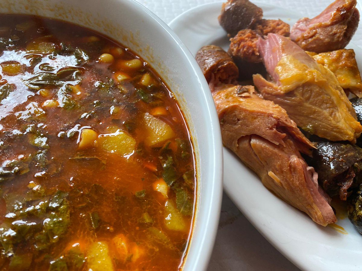 🥇Hoy entregamos a Casa Cristina (Tellego) el Premio “Fartúcate-Marco Mata” como uno de los tres “Restaurantes Prestosos” 2019.

🙌🏻Reconocimiento a Cristina y familia por su trayectoria.
Tres generaciones defendiendo un local especializado en cocina tradicional.
¡Enhorabuena!