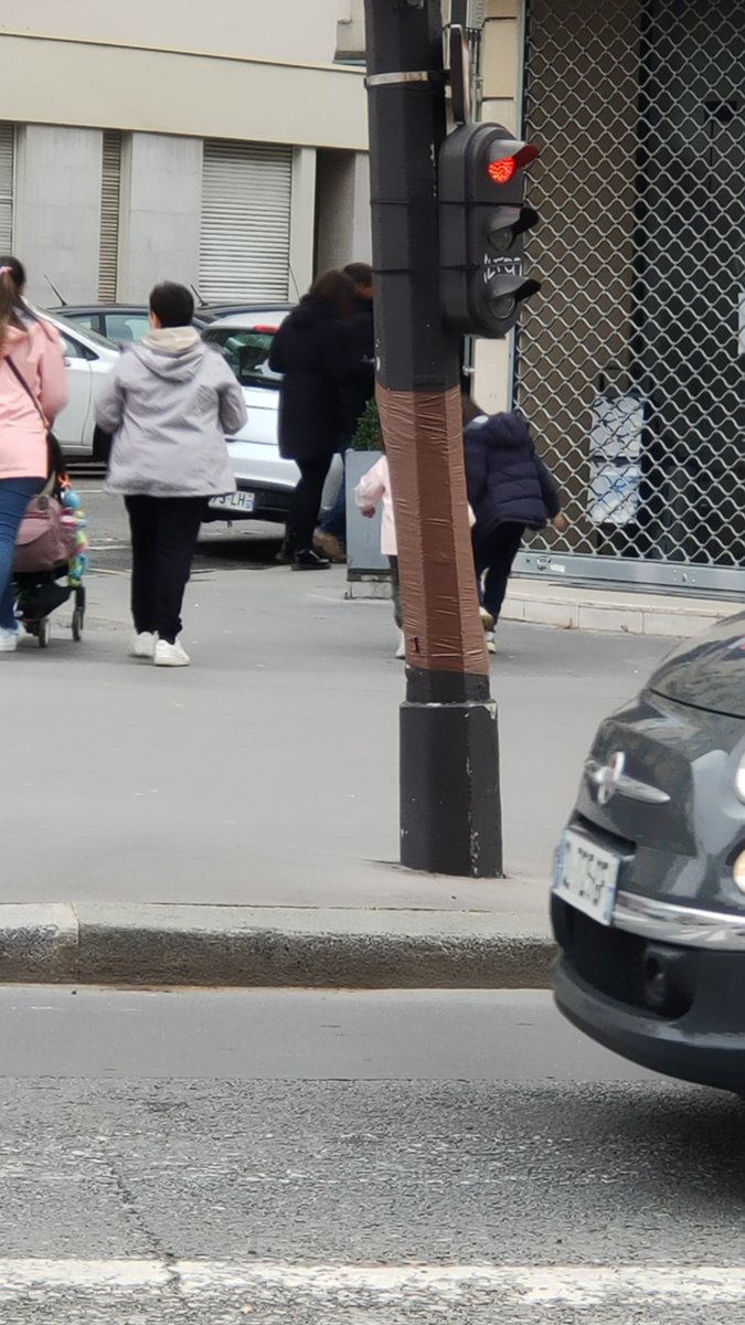 GGdela's tweet photo. Il suffit d'une promenade dans le #XVeme pour prendre conscience de la pauvre politique d'urbanisme de la majorité de @Anne_Hidalgo #saccageparis @PierreLiscia @Philippe_Goujon https://t.co/aOK4CHT3xD